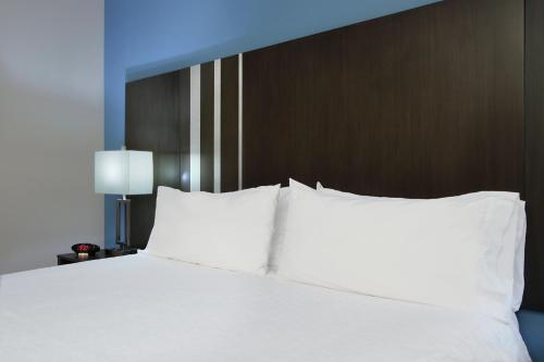 Standard King Room room in Holiday Inn Express & Suites Houston Intercontinental Airport By IHG