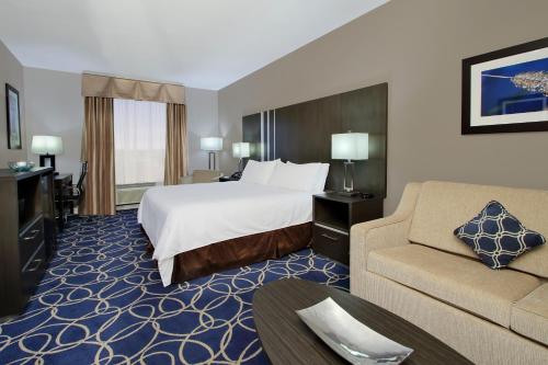Holiday Inn Express and Suites Houston North - IAH Area, an IHG Hotel in Houston, USA