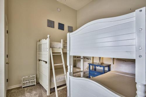 CORAL SHORES by Bliss Beach Rentals - image 2