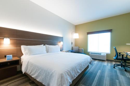 Holiday Inn Express Hotel & Suites Hagerstown, an IHG Hotel