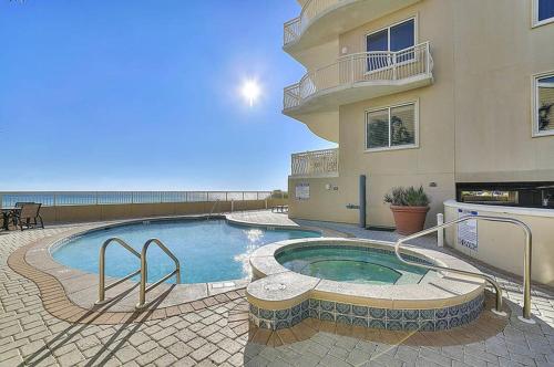 DUNES OF CRYSTAL BEACH 101 by Bliss Beach Rentals - image 3