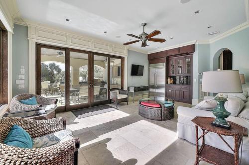 Gigglin Marlin by Five Star Properties - image 3