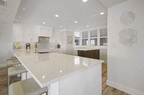 GRANDVIEW 403 by Bliss Beach Rentals - image 3
