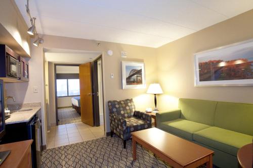 Holiday Inn & Suites Duluth-Downtown