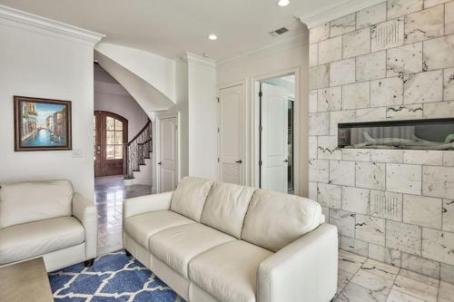 Sanctuary at Frangista Beach by Five Star Properties - main image