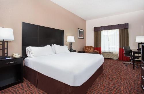 Holiday Inn Express & Suites Murphy, an IHG Hotel