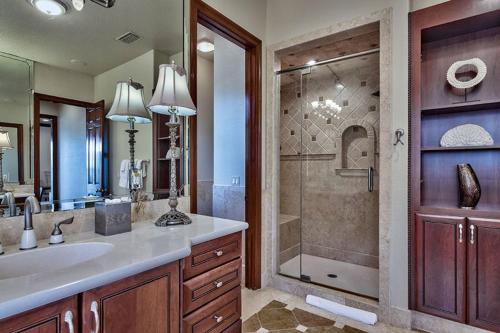 Tuscan Villa by Five Star Properties - image 9