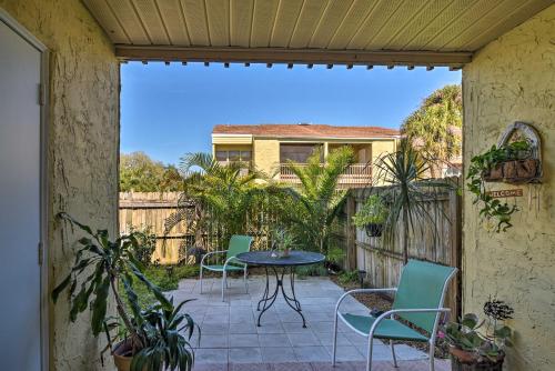 Sarasota Condo with Pool 3 Miles to Siesta Key! - image 4