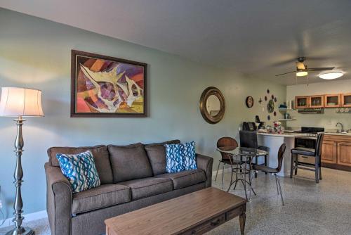 Sarasota Condo with Pool 3 Miles to Siesta Key! - image 2