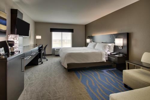 Holiday Inn Express & Suites Lancaster East - Strasburg, an IHG Hotel