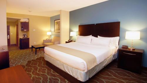 Holiday Inn Express Hotels & Suites Cuero, an IHG Hotel