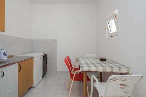 Apartments and rooms by the sea Duce, Omis - 18155