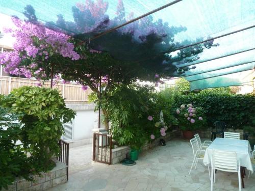 Apartments by the sea Loviste Peljesac - 15150 - main image