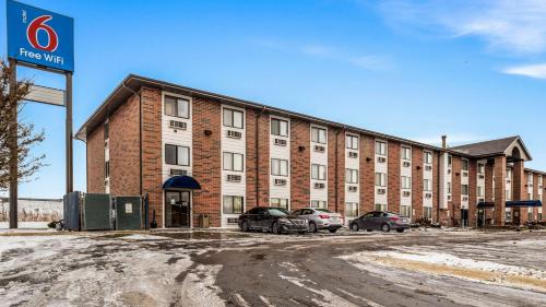Motel 6-Elk Grove Village, IL - Hotel - Itasca