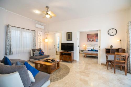 One-Bedroom Apartment image 3