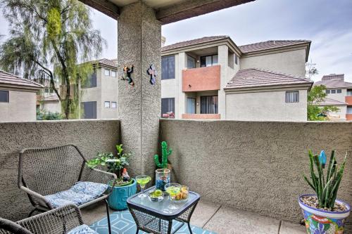 Modern Condo w/ Pool Access ~ 3 Mi to Dtwn Phoenix