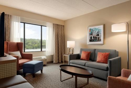 Holiday Inn Hotel & Suites Council Bluffs-I-29