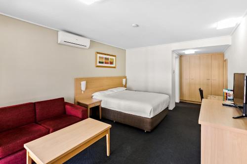Standard Queen Room