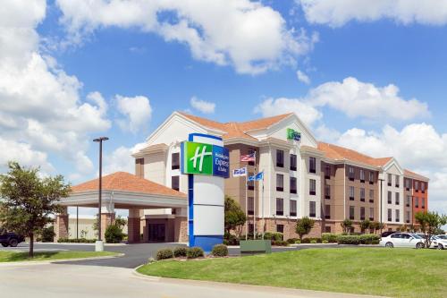 Holiday Inn Express Hotel & Suites Shawnee I-40 an IHG Hotel