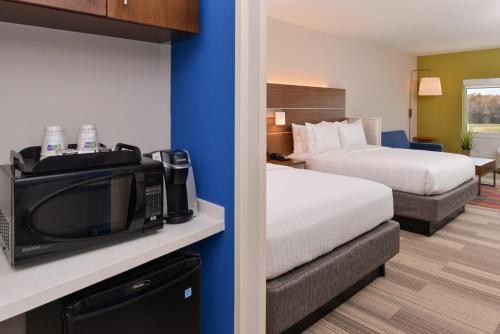 Holiday Inn Express & Suites SALEM