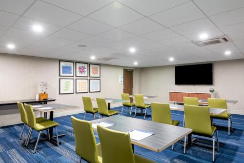 Photo - Holiday Inn Express & Suites Santa Ana - Orange County by IHG