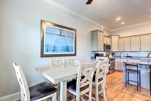 Home Near 30A Walk to Beach Shops and Bicycles! - image 6
