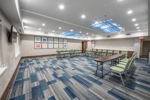 Holiday Inn Express & Suites - Houston Westchase - Westheimer