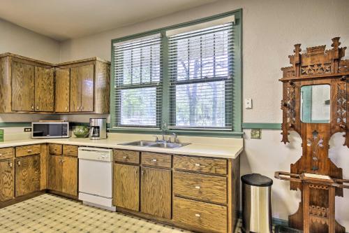 Charming 1916 Bungalow about 3 Miles to Augusta Course - image 3