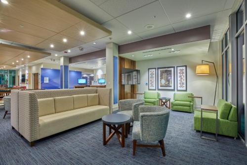 Holiday Inn Express & Suites - Hermiston Downtown, an IHG Hotel