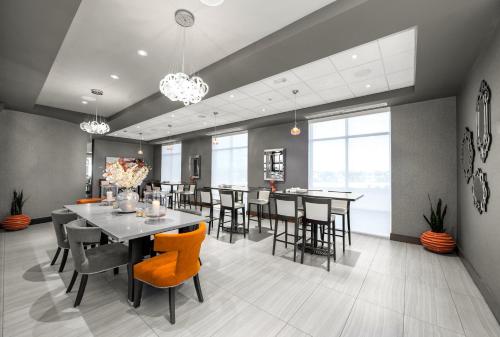 达文波特假日酒店及套房 达文波特假日酒店及套房