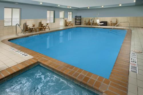 Holiday Inn Express & Suites San Antonio West Sea World Area an IHG Hotel - image 2