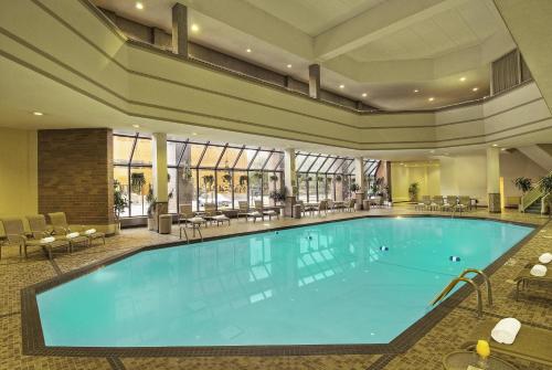 Crowne Plaza Minneapolis International Airport-Mall Of America