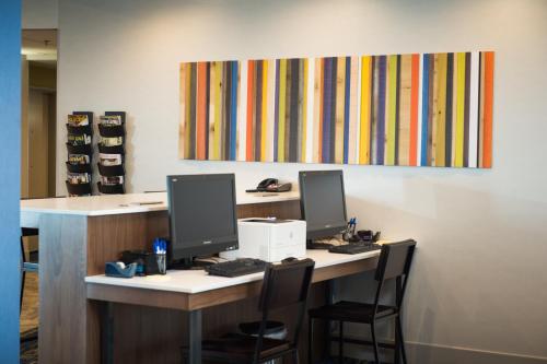 Holiday Inn Express & Suites Rock Falls an IHG Hotel - image 6