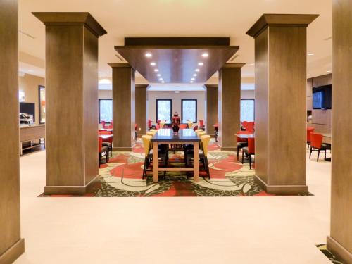 Holiday Inn Express & Suites Plymouth - Ann Arbor Area, an IHG Hotel