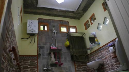 Bathroom, Homestay ENDRO in Hargowilis