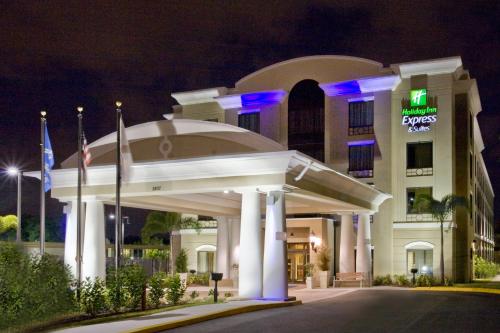 Holiday Inn Express Hotel & Suites Tampa-USF-Busch Gardens