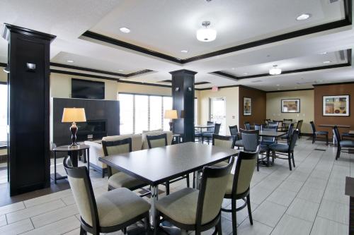 Holiday Inn Express Fort Saskatchewan, an IHG Hotel