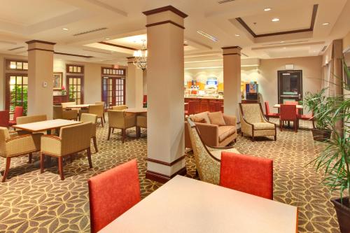 Holiday Inn Express Hotel & Suites Brockville, an IHG Hotel