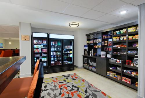 罗杰斯本顿维尔烛木套房酒店 罗杰斯本顿维尔烛木套房酒店