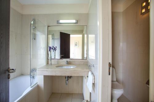 Villa with Sea View image 8