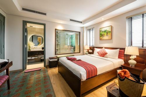 Deluxe Double with Window