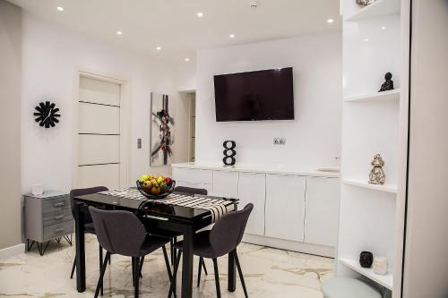Amazing apartment in Glyfada center - image 13