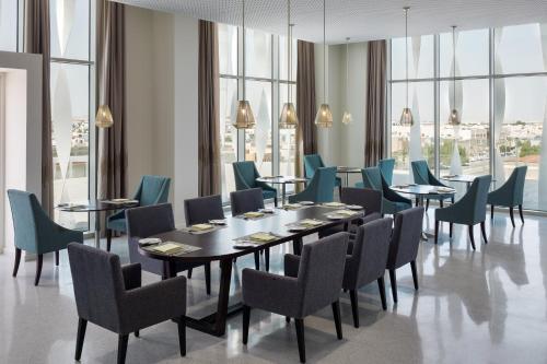 餐廳, 艾爾科巴斯泰布里奇套房酒店 - 洲際酒店集團旗下 (Staybridge Suites Al Khobar By IHG) in 阿爾科巴爾