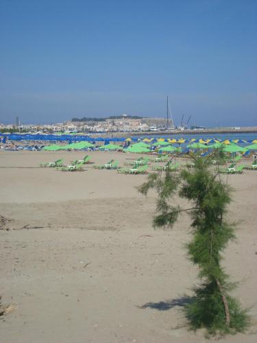 Leonidas Hotel & Apartments - image 7