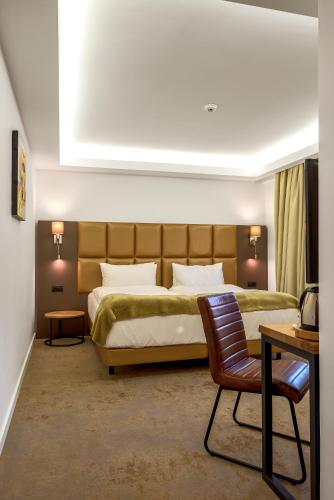 Charm Boutique Hotel - image 14