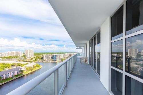 Luxury Family Rental three bedroom Hyde Beach House Resort Miami 22th floor