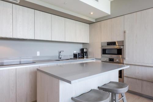 Luxury Family Rental three bedroom Hyde Beach House Resort Miami 22th floor in Hallandale Beach, USA