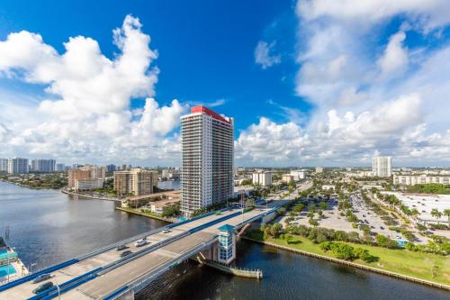 Luxury Family Rental three bedroom Hyde Beach House Resort Miami 22th floor in Hallandale Beach, USA