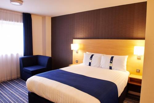 Holiday Inn Express Manchester Airport an IHG Hotel - image 3