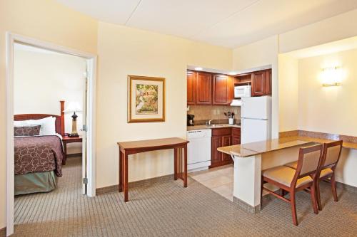 Staybridge Suites-Knoxville Oak Ridge, an IHG Hotel